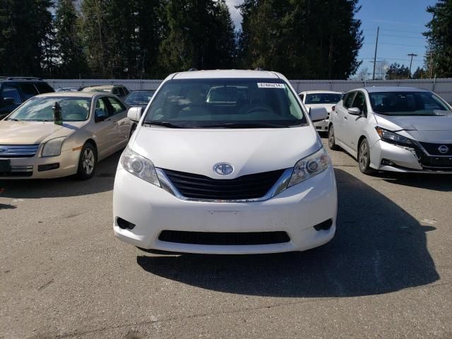 2014 Toyota Sienna LE