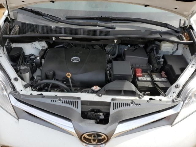 2020 Toyota Sienna XLE