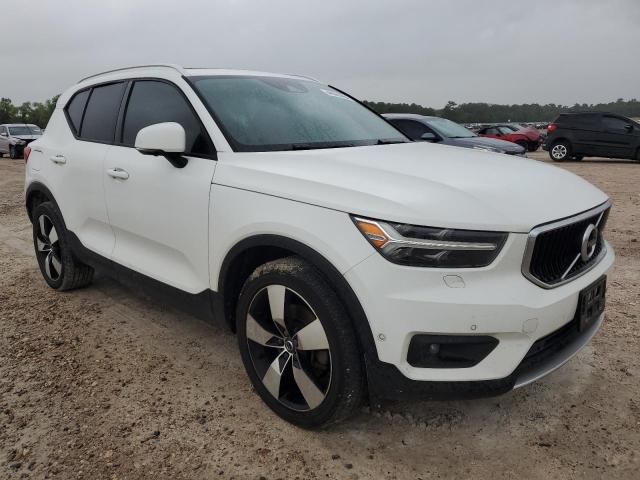 2019 Volvo XC40 T5 Momentum