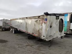 Buy Salvage Trucks For Sale now at auction: 2016 Trail King Trailer