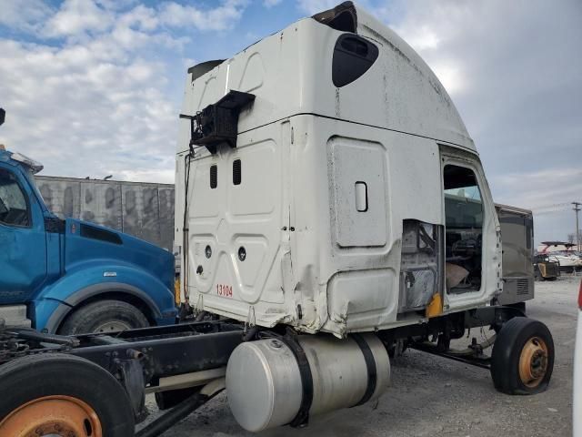 2013 Freightliner Cascadia 125