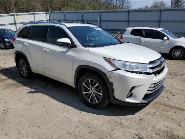 2017 Toyota Highlander SE