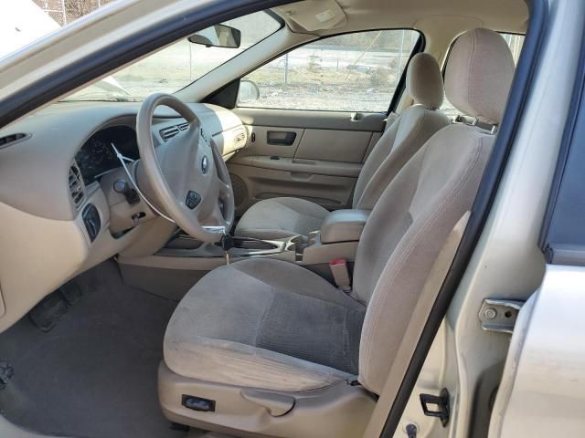 2003 Ford Taurus SE