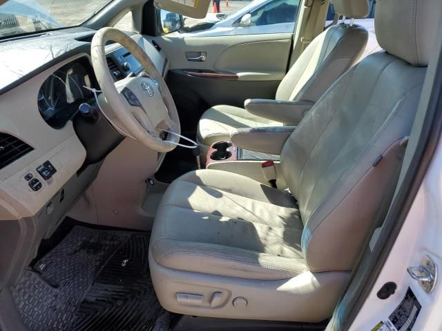 2013 Toyota Sienna XLE