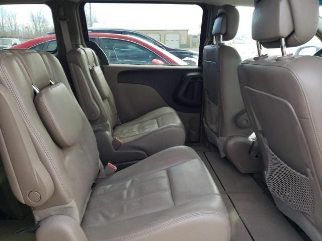 2012 Chrysler Town & Country Touring