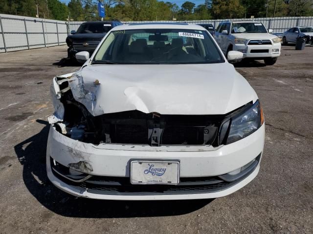 2013 Volkswagen Passat SEL