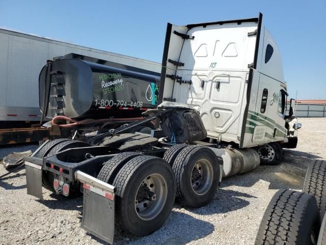 2021 Freightliner Cascadia 126