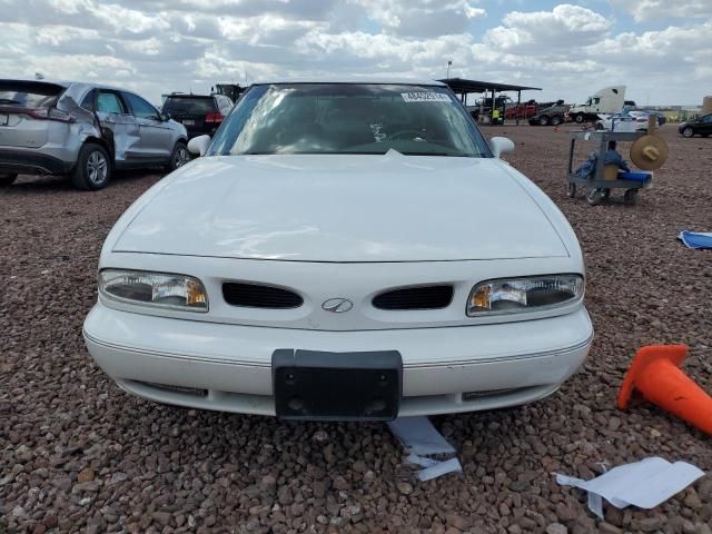 1998 Oldsmobile 88 Base