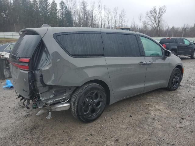 2022 Chrysler Pacifica Hybrid Limited