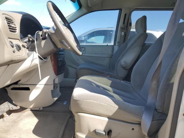 2005 Chrysler Town & Country