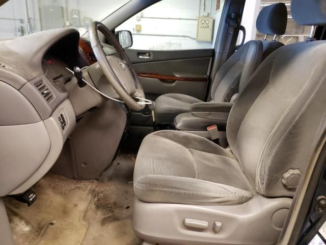 2004 Toyota Sienna XLE