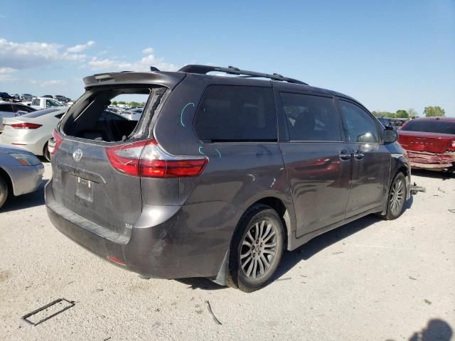 2020 Toyota Sienna XLE