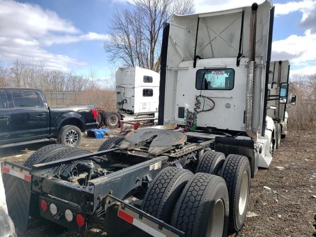 2017 Kenworth Construction T680