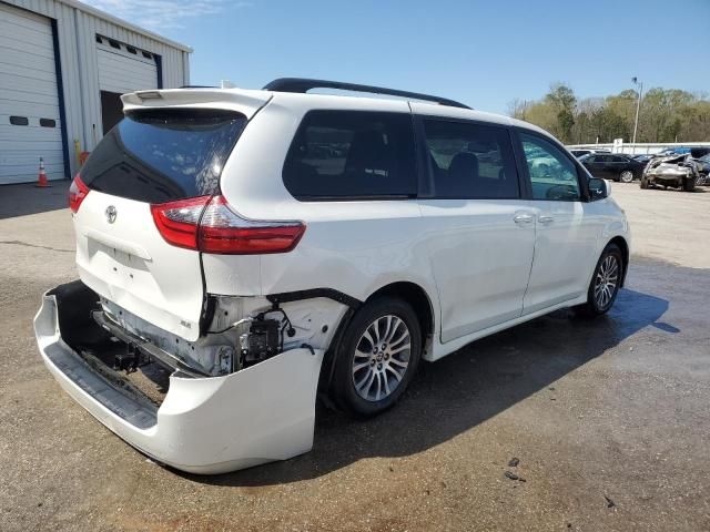 2020 Toyota Sienna XLE