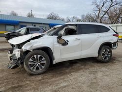 Salvage cars for sale from Copart Wichita, KS: 2021 Toyota Highlander XLE