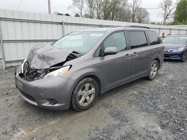 2016 Toyota Sienna LE