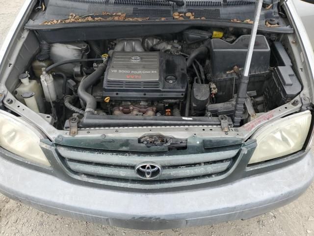 2001 Toyota Sienna CE