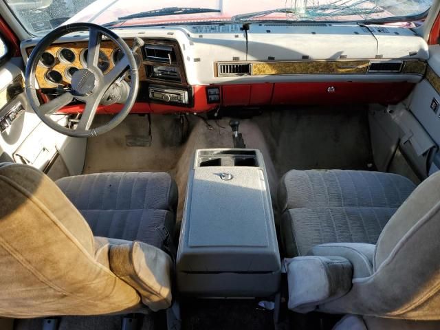 1991 Chevrolet Suburban V2500