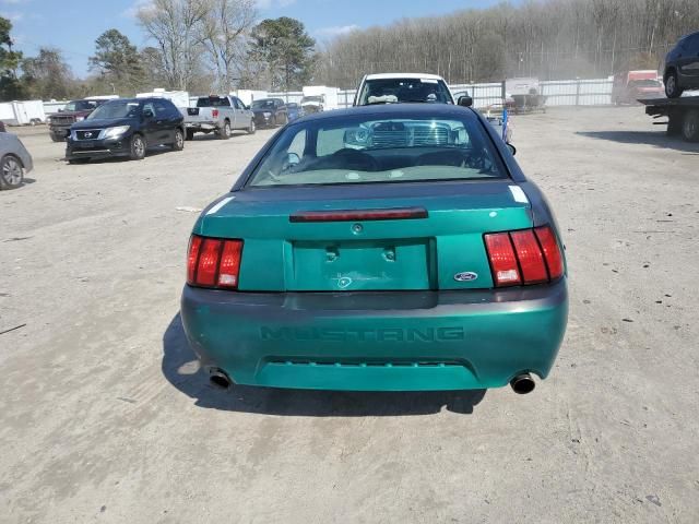 2000 Ford Mustang