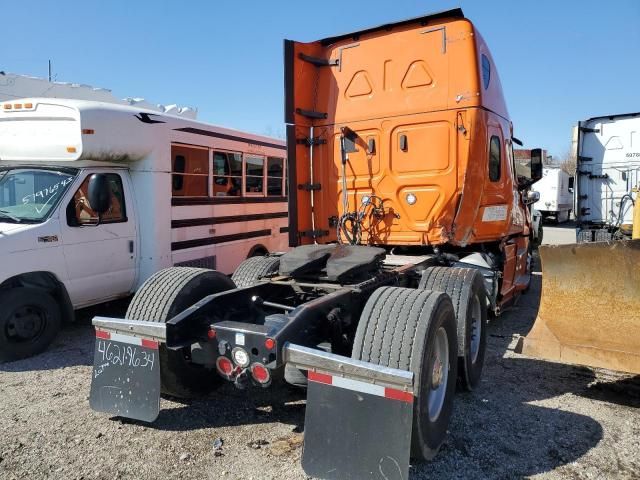 2020 Freightliner Cascadia 126