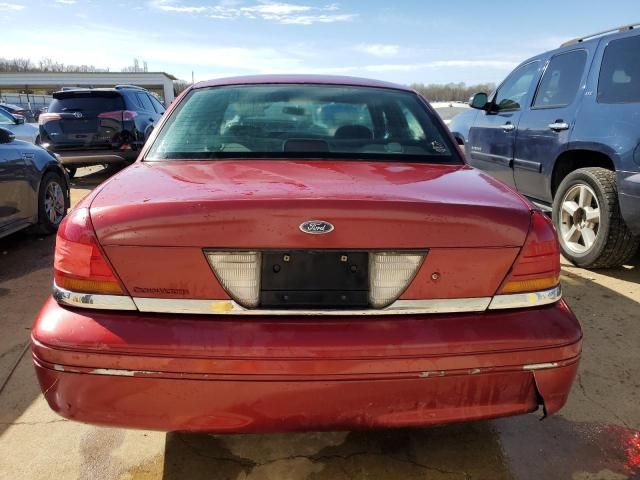 2000 Ford Crown Victoria