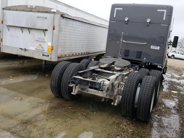 2019 Kenworth Construction T680