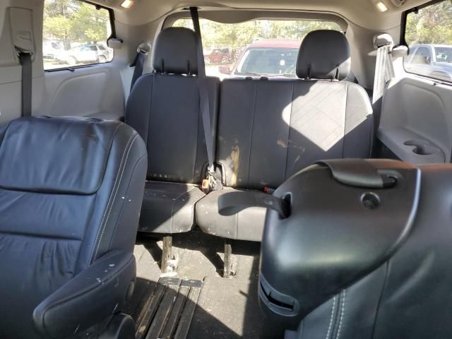 2016 Toyota Sienna SE