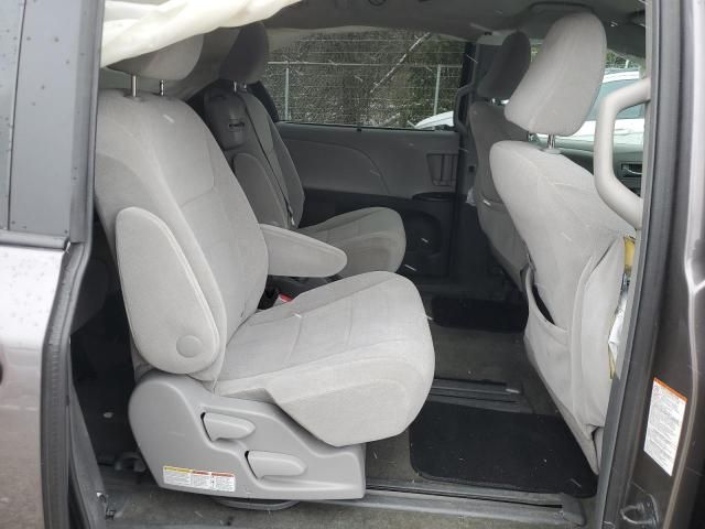 2015 Toyota Sienna LE