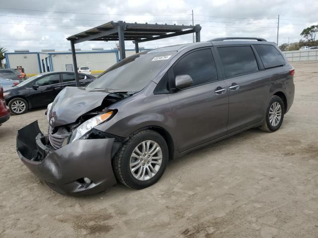 2016 Toyota Sienna XLE