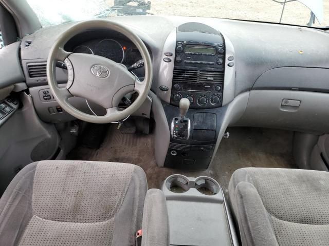 2009 Toyota Sienna CE