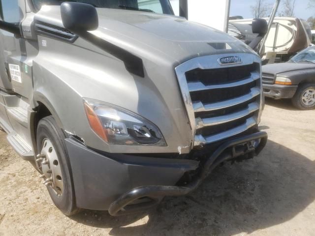 2019 Freightliner Cascadia 126