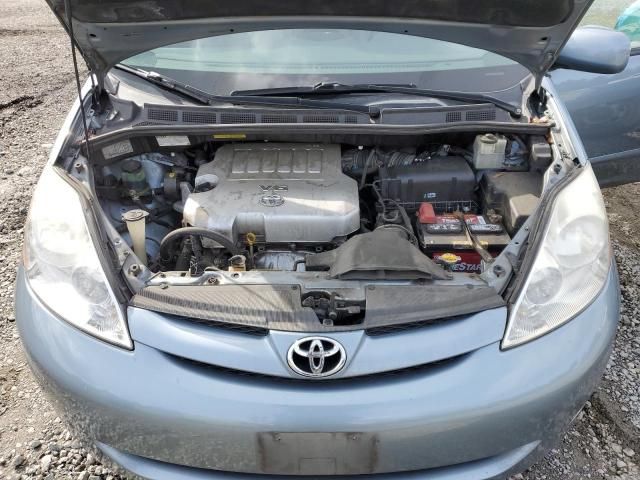 2010 Toyota Sienna XLE