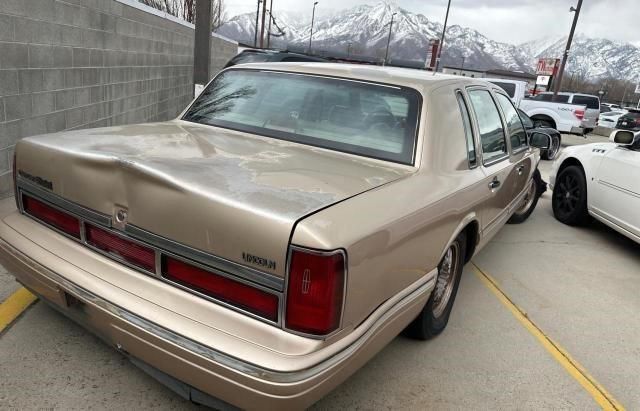 1996 Lincoln Town Car Signature