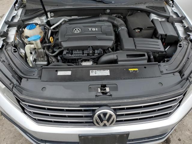 2016 Volkswagen Passat SEL