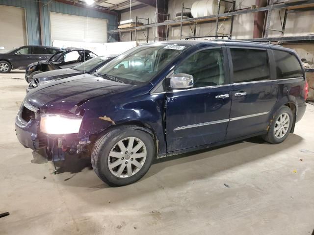 2012 Chrysler Town & Country Touring L