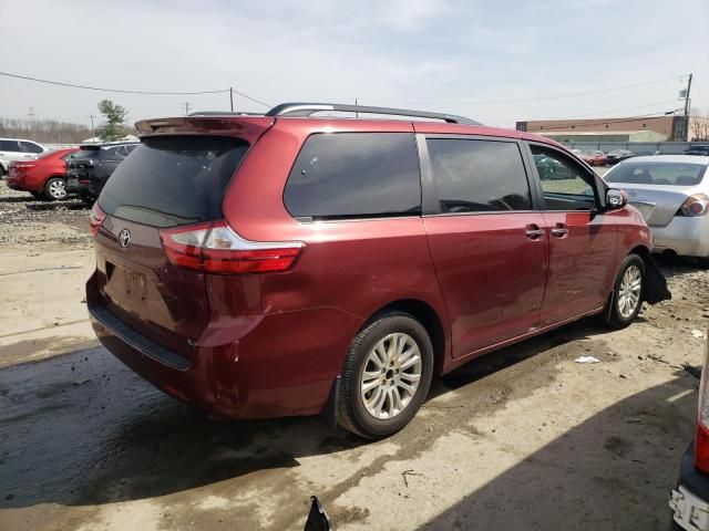 2017 Toyota Sienna XLE