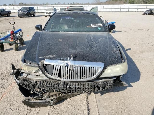 2003 Lincoln Town Car Signature