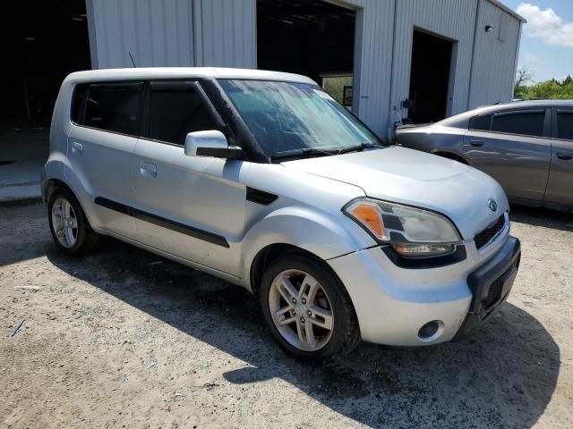 2010 KIA Soul +