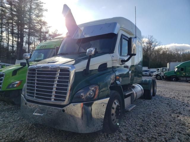 2013 Freightliner Cascadia 113