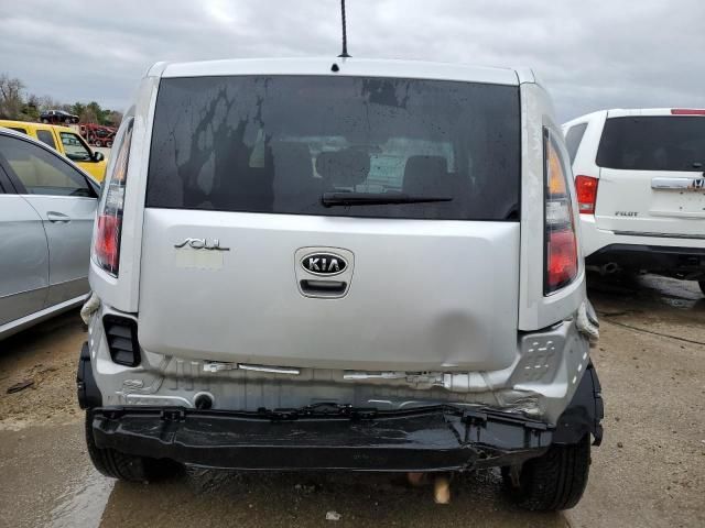 2010 KIA Soul +