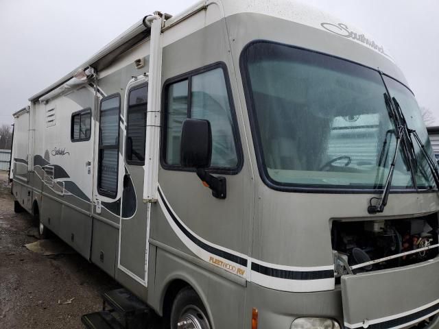 2004 Fleetwood 2004 Workhorse Custom Chassis Motorhome Chassis W2