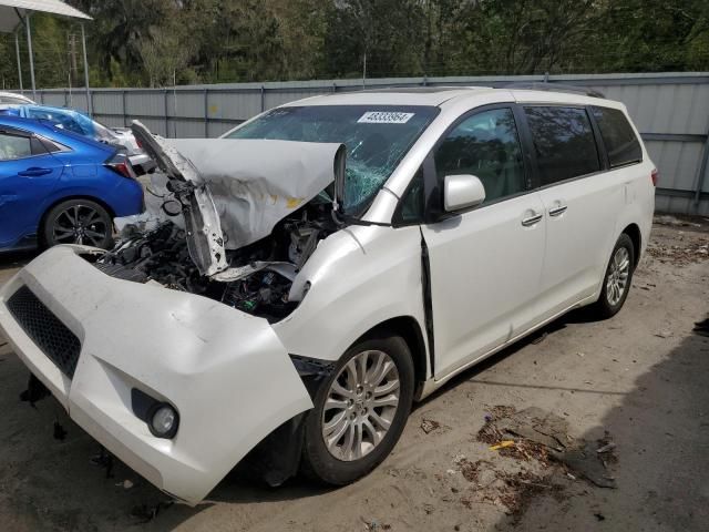 2017 Toyota Sienna XLE