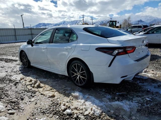 2022 Toyota Camry SE