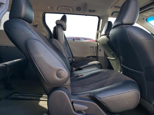 2011 Toyota Sienna Sport