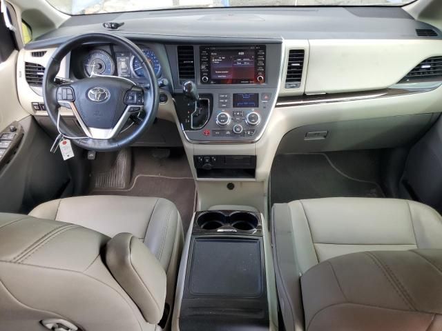 2019 Toyota Sienna XLE