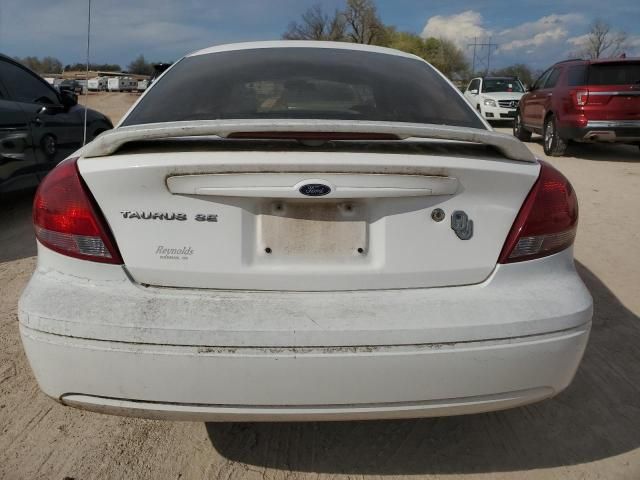 2004 Ford Taurus SE