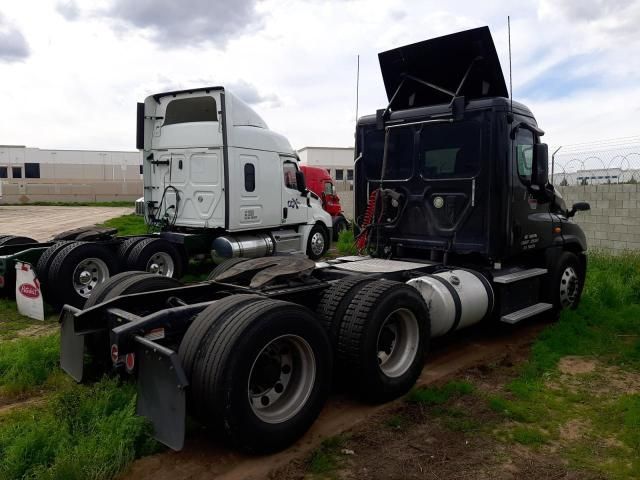 2016 Freightliner Cascadia 125