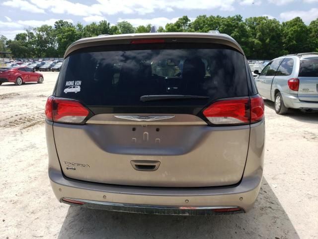 2017 Chrysler Pacifica Touring L Plus