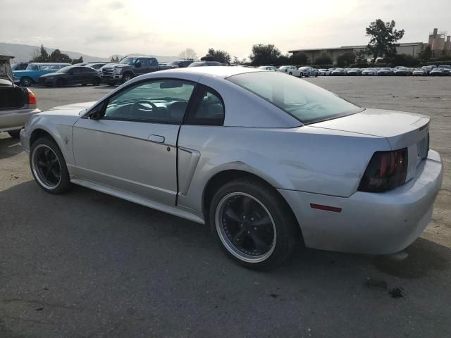 2000 Ford Mustang