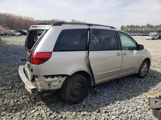 2005 Toyota Sienna LE